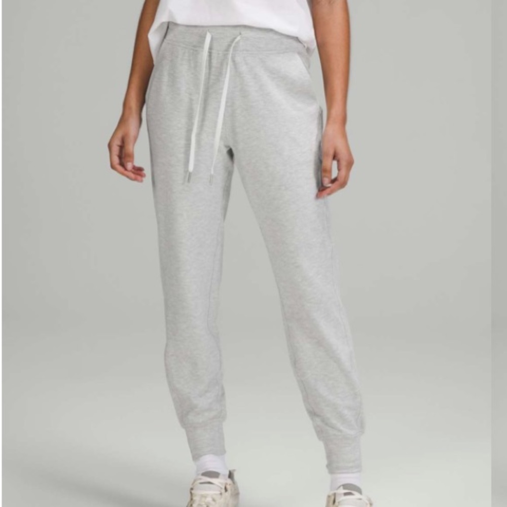 lululemon Ready to Fleece HR Jogger Grey Size 6 NWT